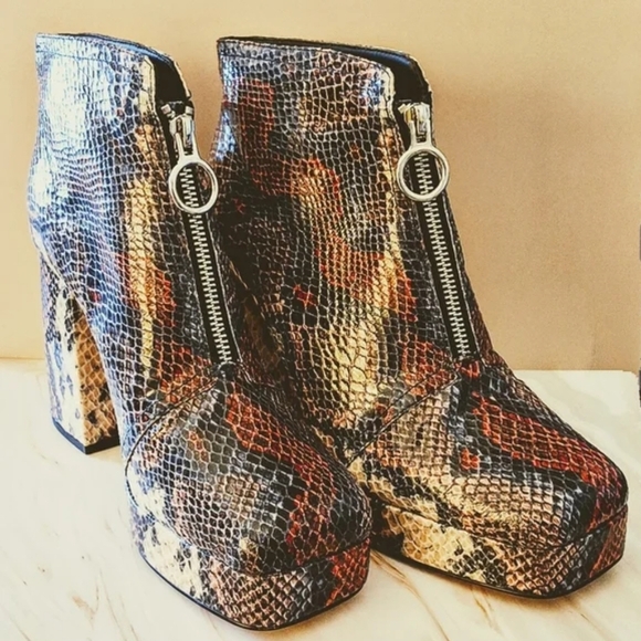 Katy Perry "The Uplift Bootie" Snake Print Ankle Boots - Size 9 NWOB - Picture 8 of 8
